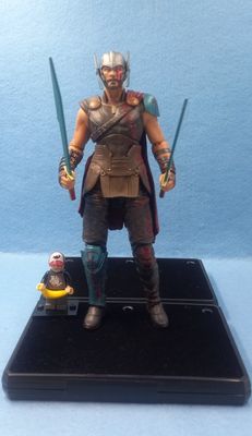 MARVEL SELECT THOR (P/O)