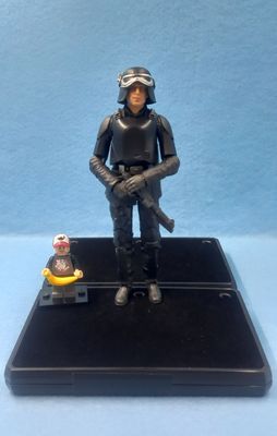 STAR WARS 6&quot; IMPERIAL OFFICER (FERRIX) (P/O)