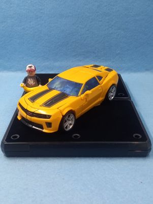 TRANSFORMERS BUMBLEBEE (P/O)