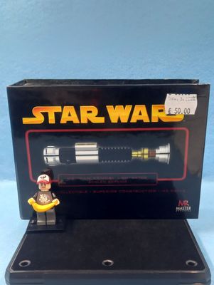 MASTER REPLICAS OBI-WAN KENOBI LIGHTSABER (P/O)