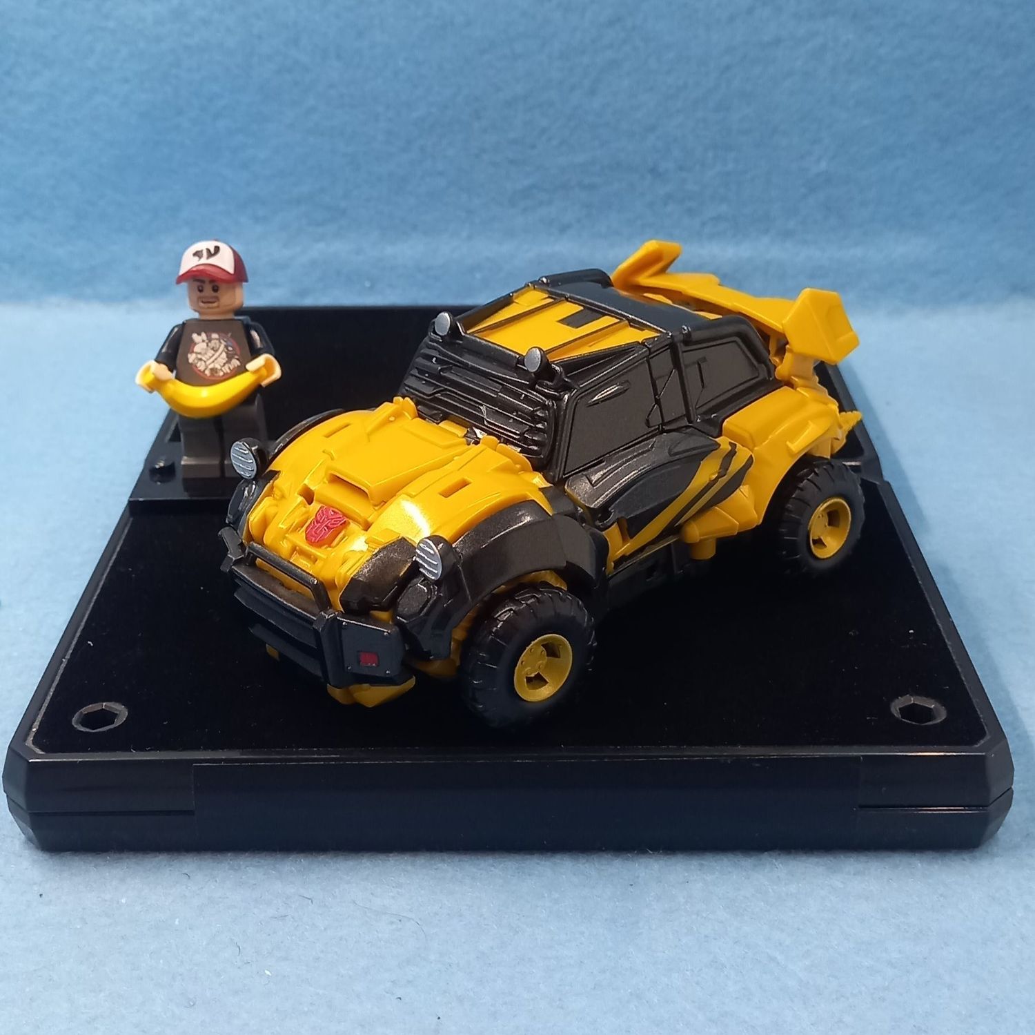 TRANSFORMERS BUMBLEBEE (P/O)