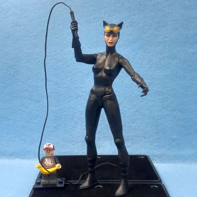 DC COMICS DESIGNER CATWOMAN (P/O)