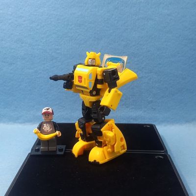 TRANSFORMERS BUMBLEBEE (P/O)