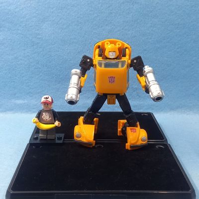 TRANSFORMERS BUMBLEBEE (P/O)