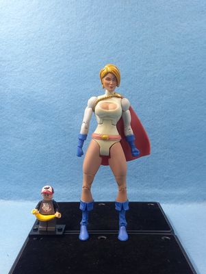 DC UNIVERSE CLASSICS POWER GIRL (P/O)