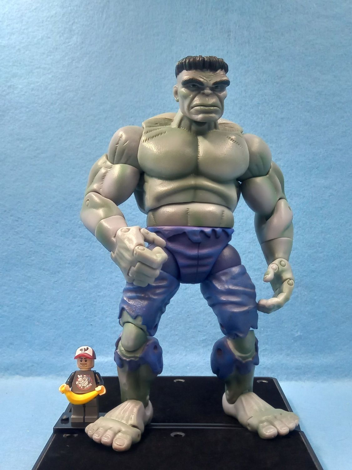 MARVEL LEGENDS HULK (GREY) (P/O)