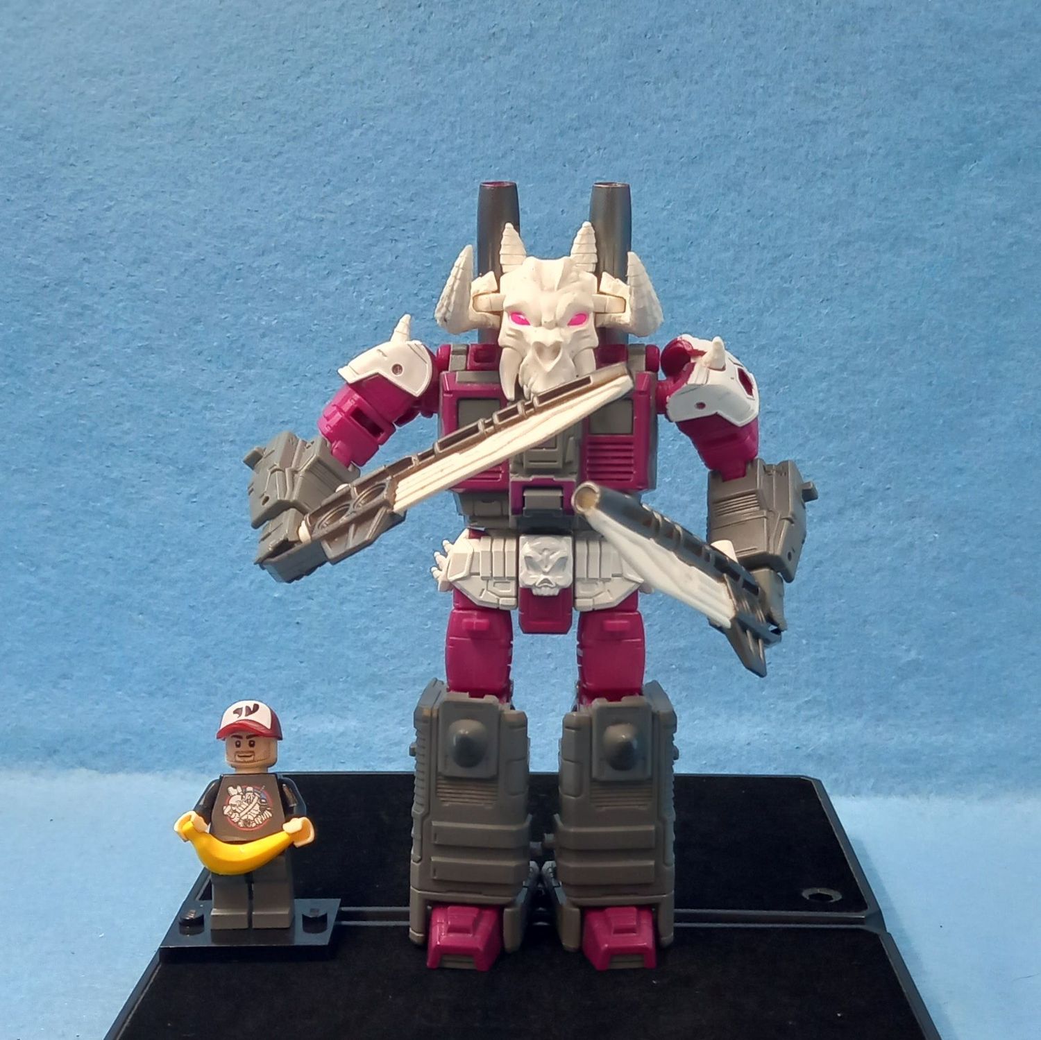 TRANSFORMERS SKULLGRIN (P/O)