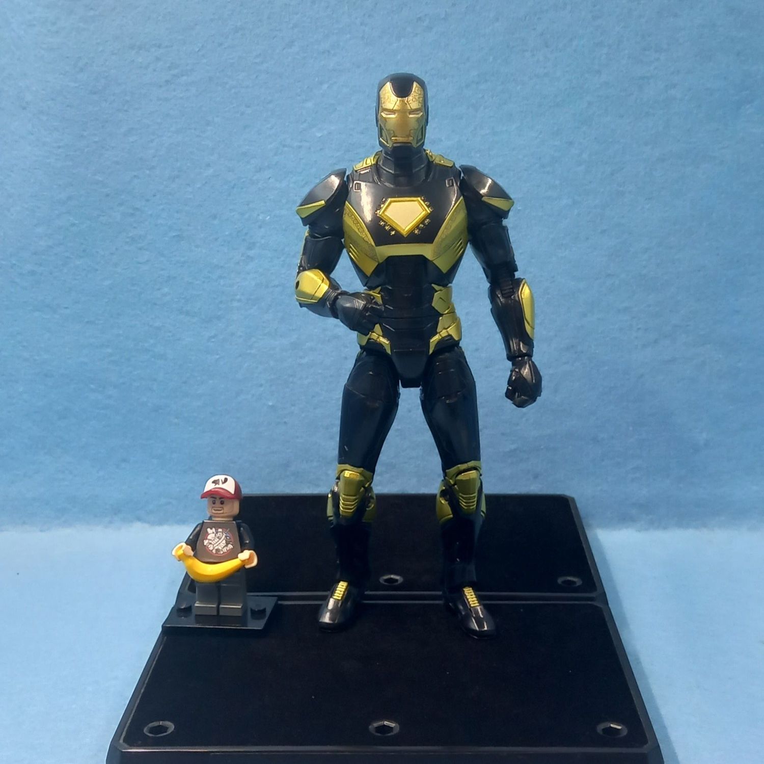 MARVEL LEGENDS IRON MAN (P/O)