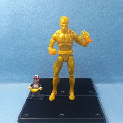 MARVEL LEGENDS MOLTEN MAN (P/O)