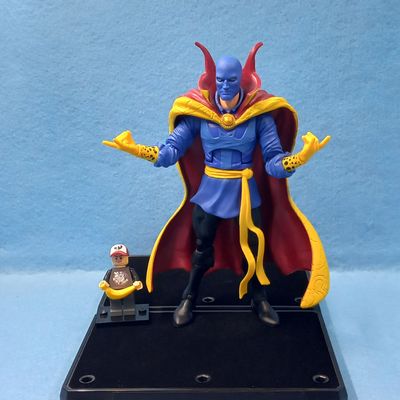 MARVEL LEGENDS DOCTOR STRANGE (P/O)