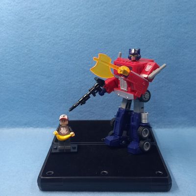 TRANSFORMERS OPTIMUS PRIME (P/O)