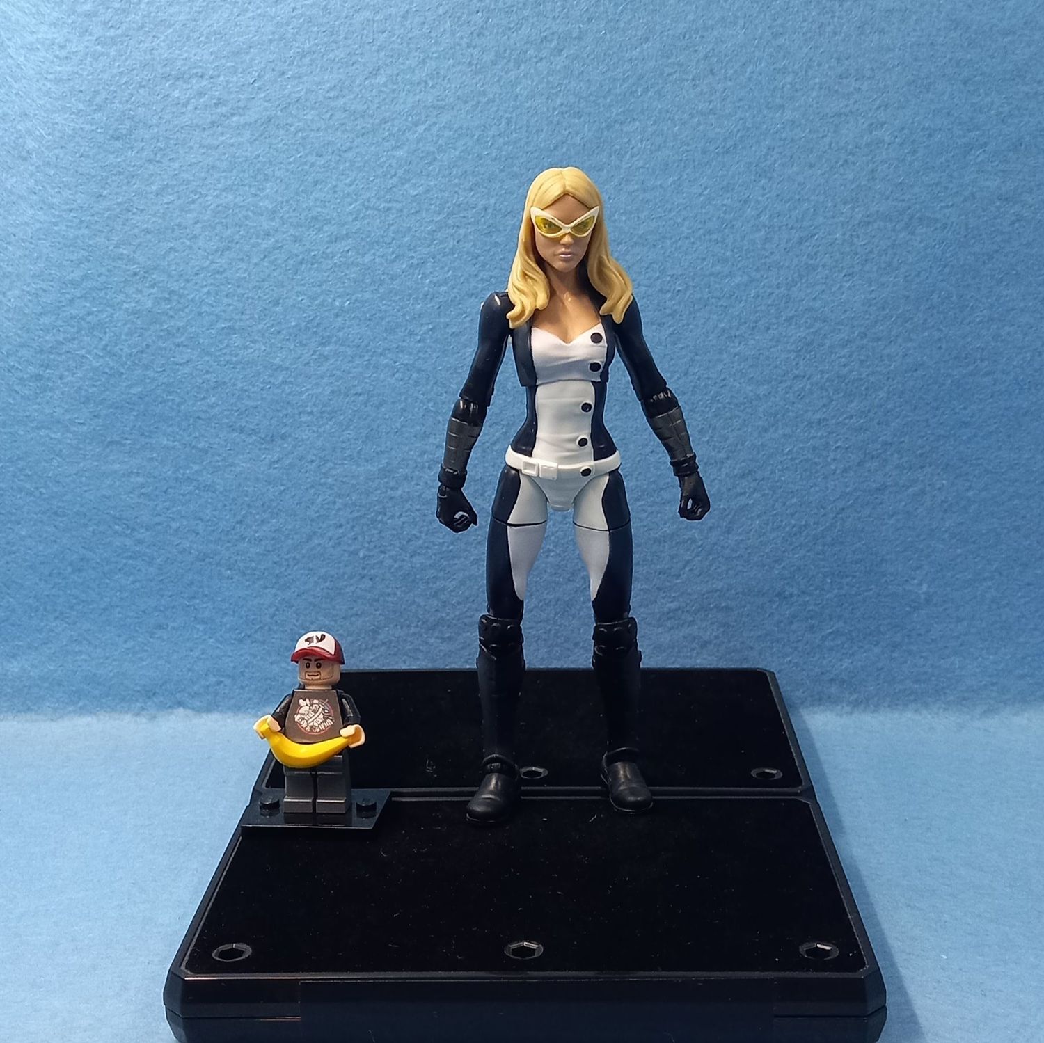 MARVEL LEGENDS MOCKINGBIRD (P/O)