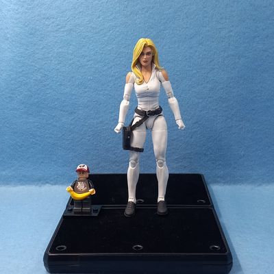 MARVEL LEGENDS SHARON CARTER (P/O)