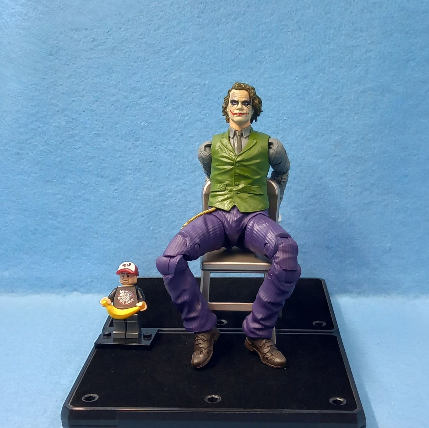 DC MULTIVERSE JOKER INTERROGATION ROOM (P/O)