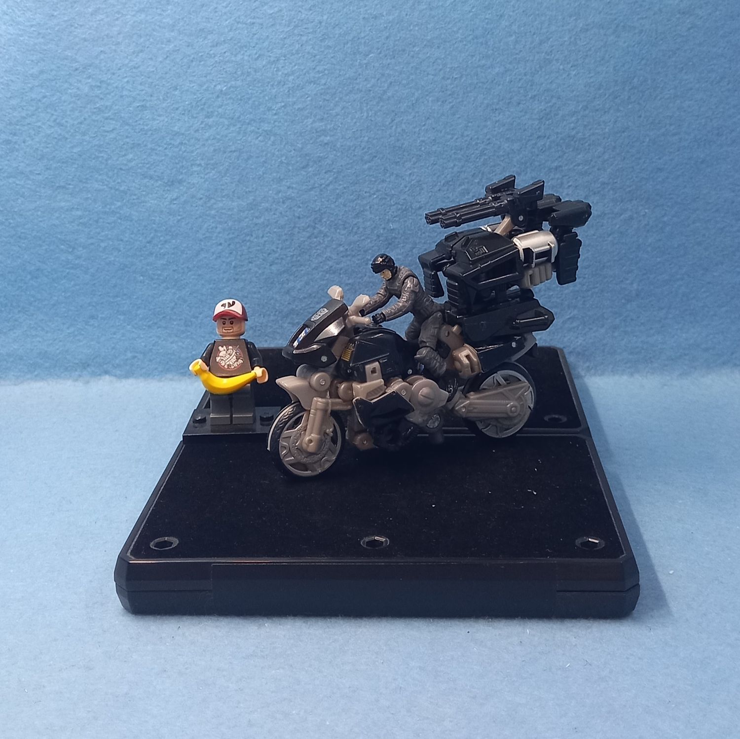 TRANSFORMERS TAILPIPE AND SERGEANT NOBLE (P/O)