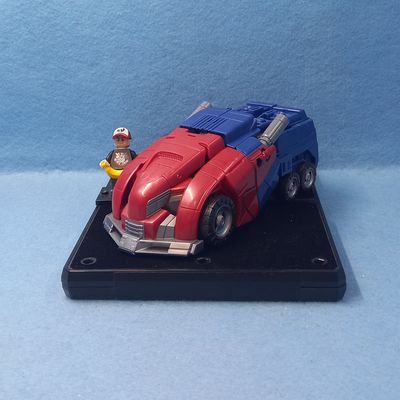 TRANSFORMERS OPTIMUS PRIME (P/O)
