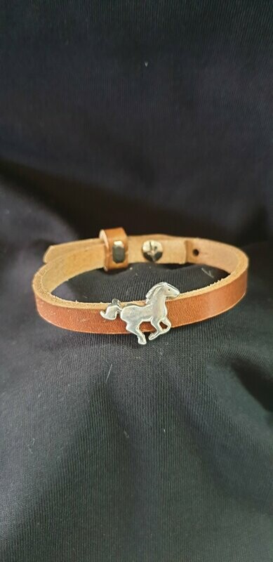 Lederarmband mit Pferd