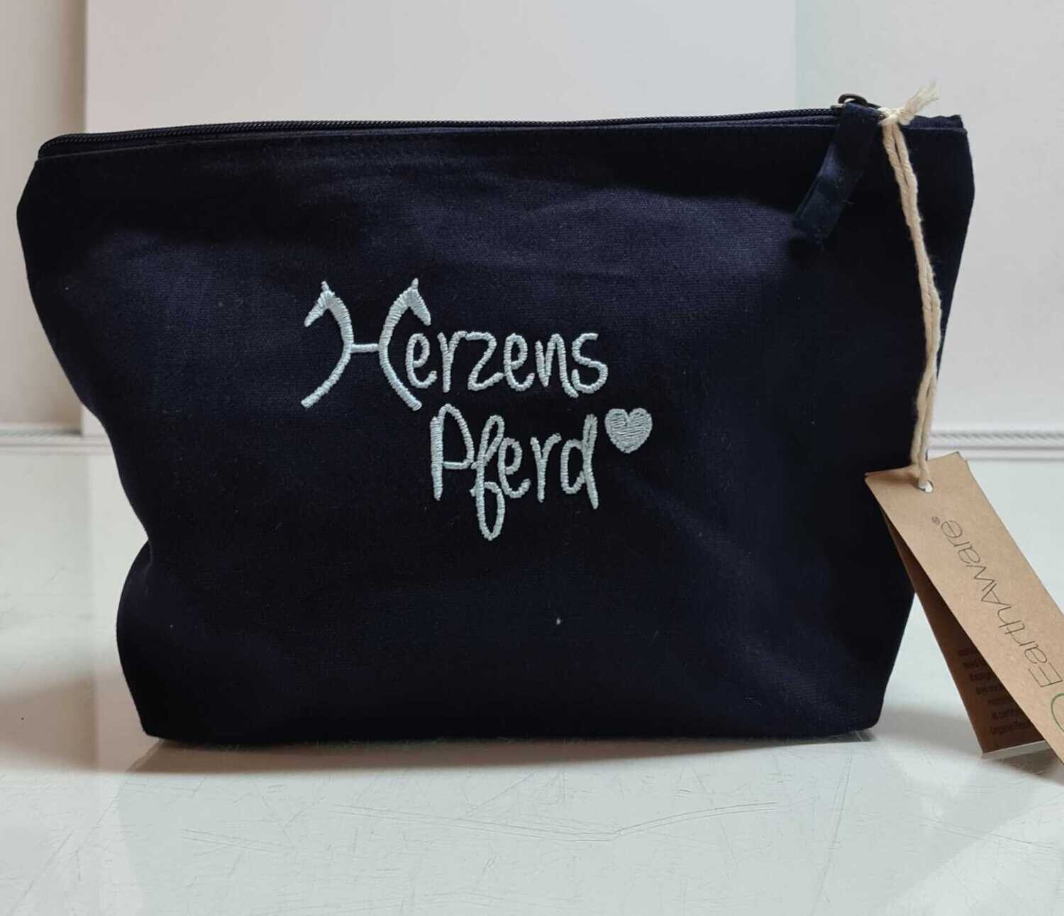 Accessory Bag "Herzenpferd"
bestickt dunkelblau