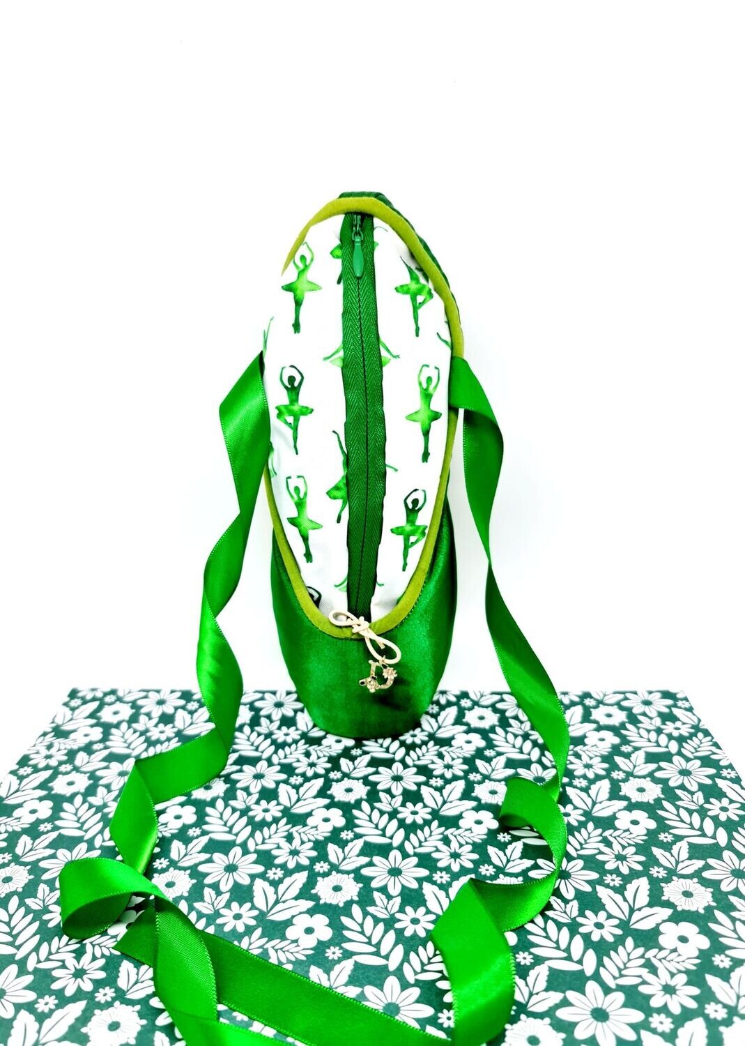 Emerald Dancer~ [1 Of A Kind]