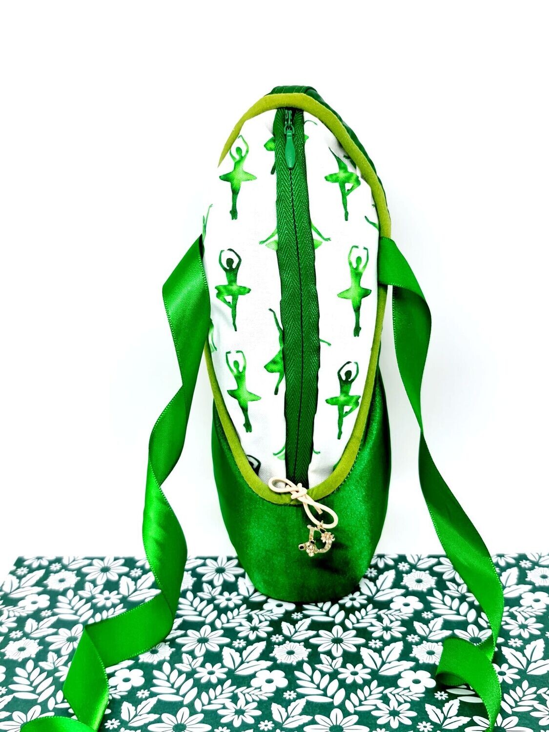 Emerald Dancer~ [1 Of A Kind]