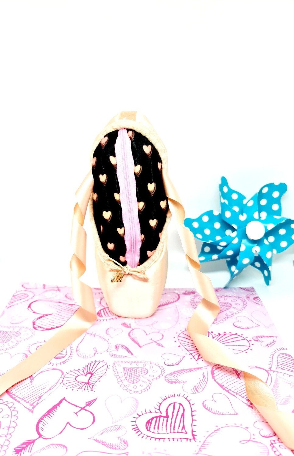 Minnie Hearts ~ [1 Of A Kind]