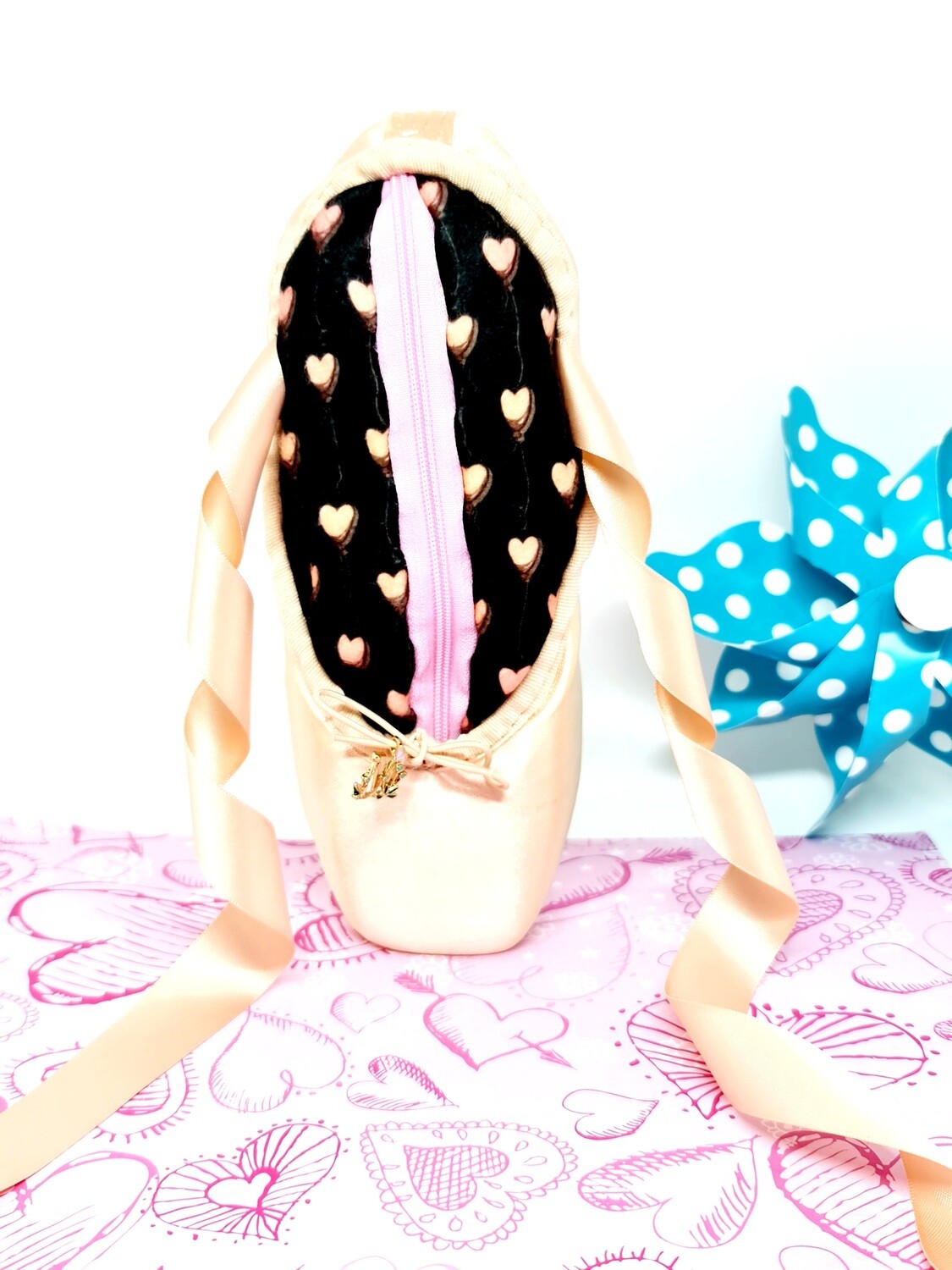 Minnie Hearts ~ [1 Of A Kind]