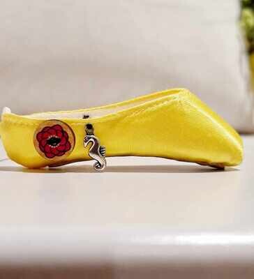 Pirouette Pops! Yellow Love ~ Seahorse Keyring