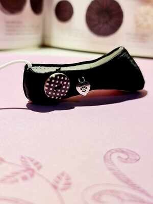 Pirouette Pops! Black Retro Love ~ Kitty Heart Keyring