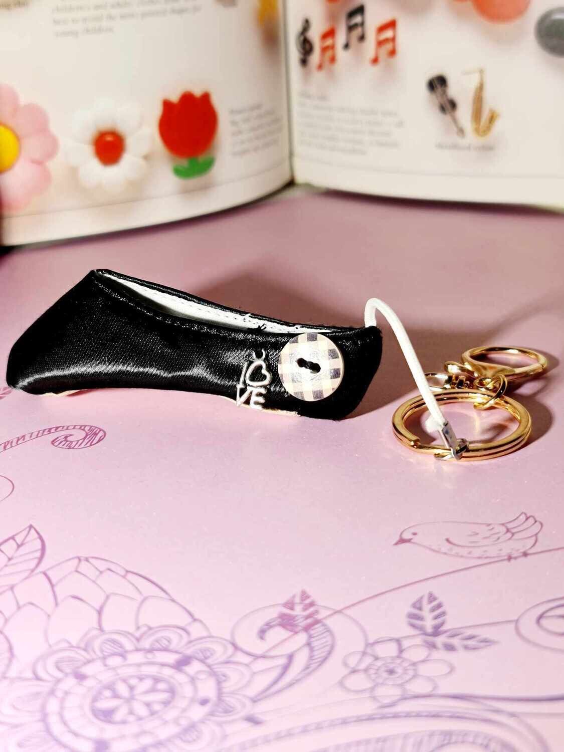 Pirouette Pops! Black Retro Love ~ Kitty Heart Keyring