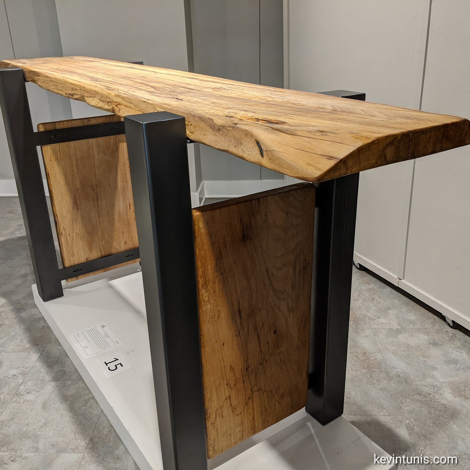 Standing Table Standing Table