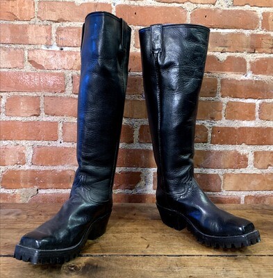 5.5B Ladies Black Motorcycle Boots Closeout