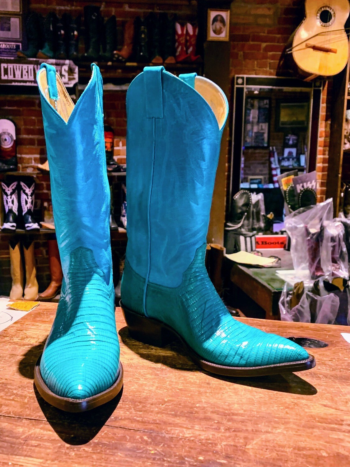 10B Ladies Turquoise Tejus Cowboy Boots Closeout