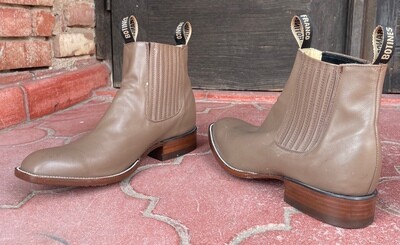 10D Men's Tan Cowhide Ankle Boots (Closeout)