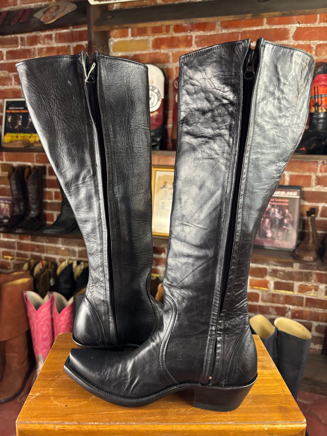 8D Cap Toe Dress Boots