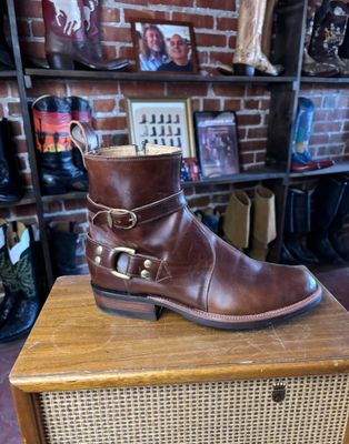 Brown Oil Tan Ankle Boots  9 D Men&#39;s  (Closeout)