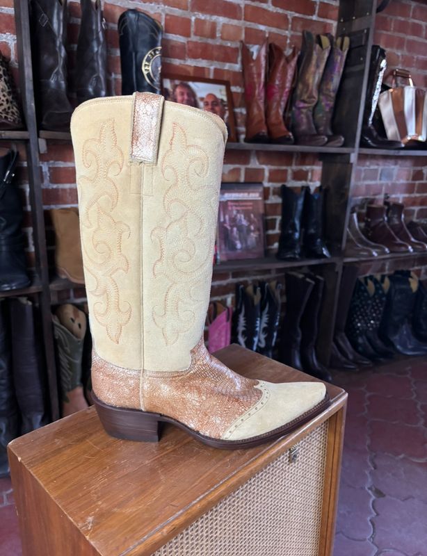 7 1/2 B Ladies Heart Natural Tan Cowboy Boots (CLOSEOUT) 7 1/2 B Ladies Heart Natural Tan Cowboy Boots (CLOSEOUT)