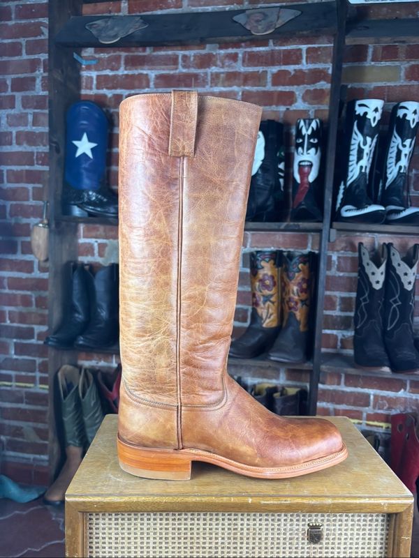 Apache Saddle Tan Cowhide 8.5D Men's  (Closeout)