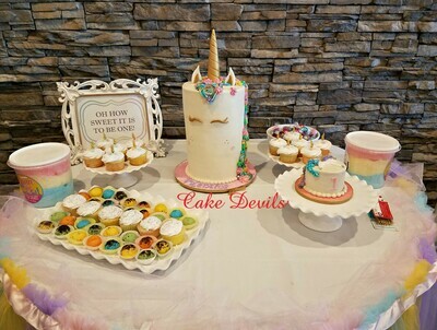 Fondant Unicorn Horn, Ears, and Eye lashes Cake Toppers, Gold Unicorn Cake Kit