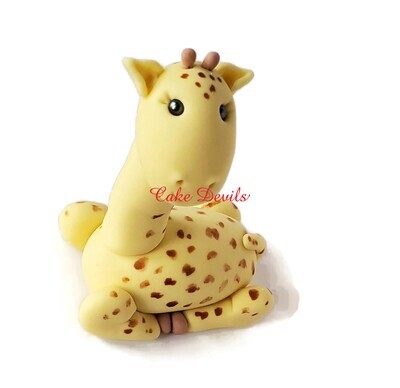 Fondant Giraffe Cake Topper, perfect for a Jungle Animal Cake or Safari Birthday Party!