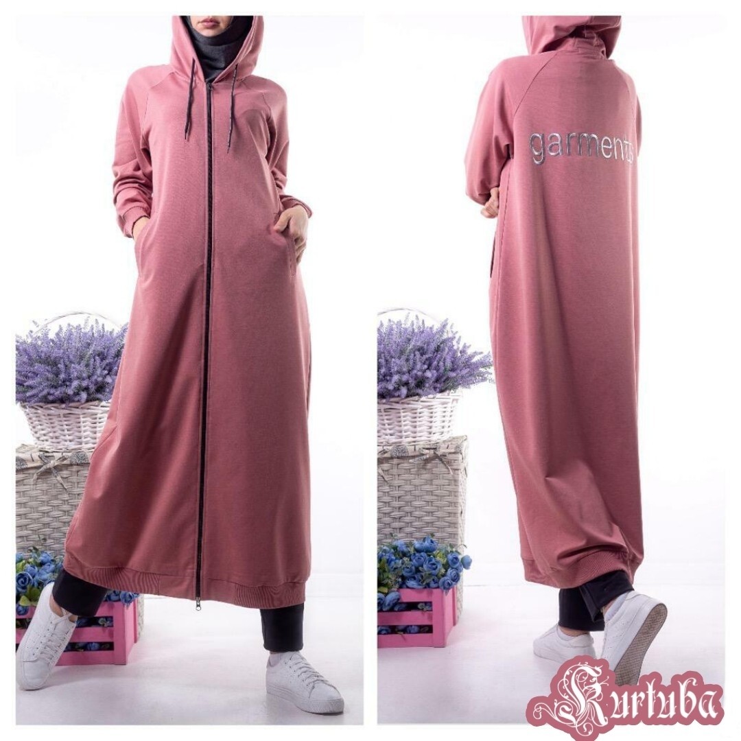 Garments: sweatshirt+sweatpants (cotton jersey)
