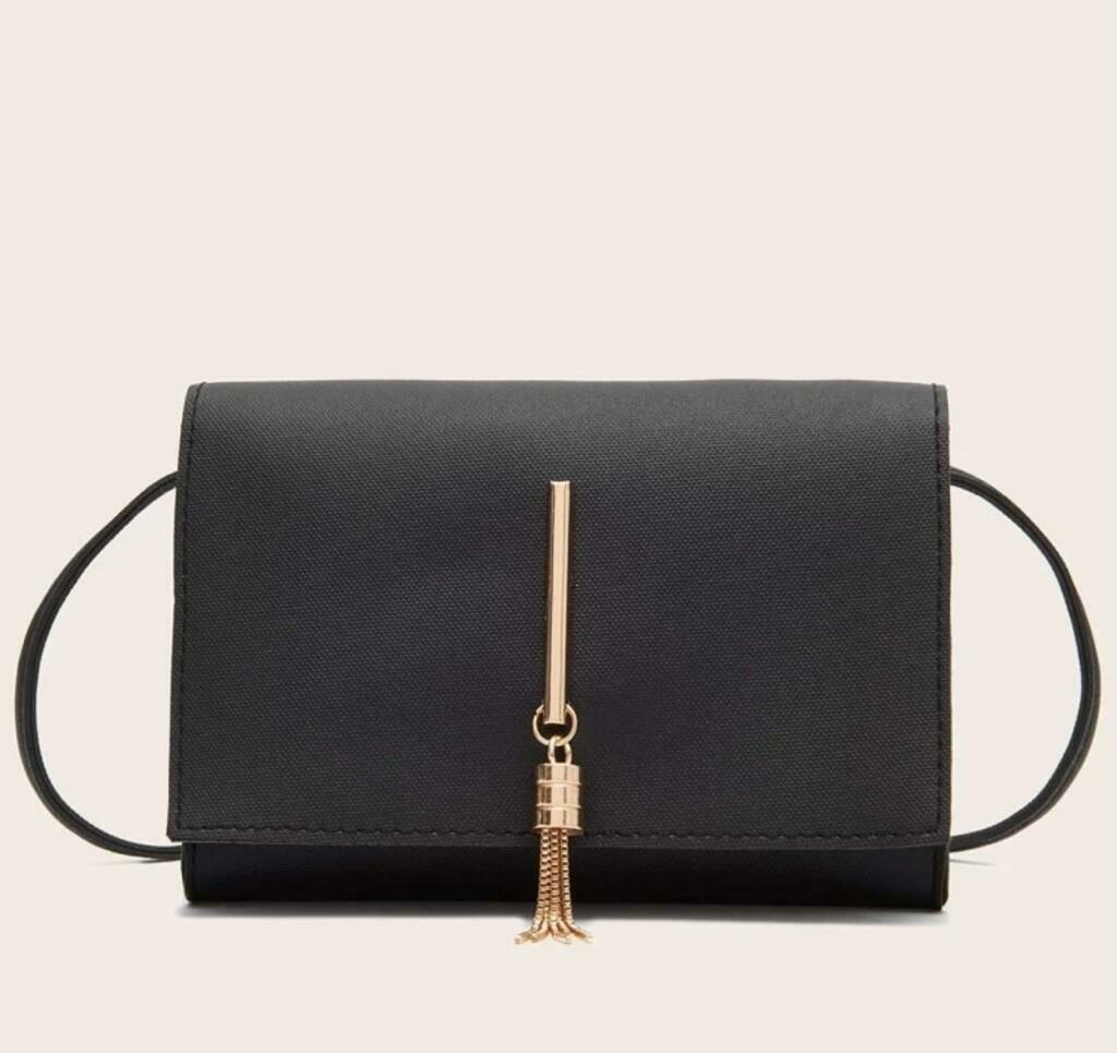 Kleine Handtaschen, Variante: Goldene Ketten