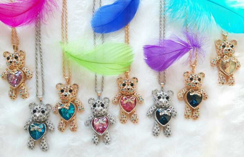 'Mein Teddy' - Anhänger + Kette; 18K vergoldet, versilbert 'Mein Teddy' - Anhänger + Kette; 18K vergoldet, versilbert