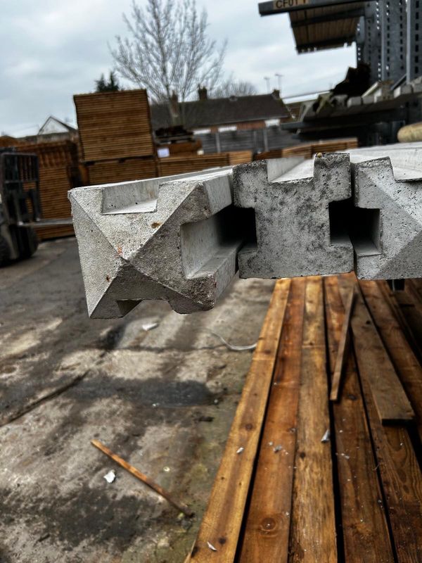 8ft 3 Way Concrete Post
