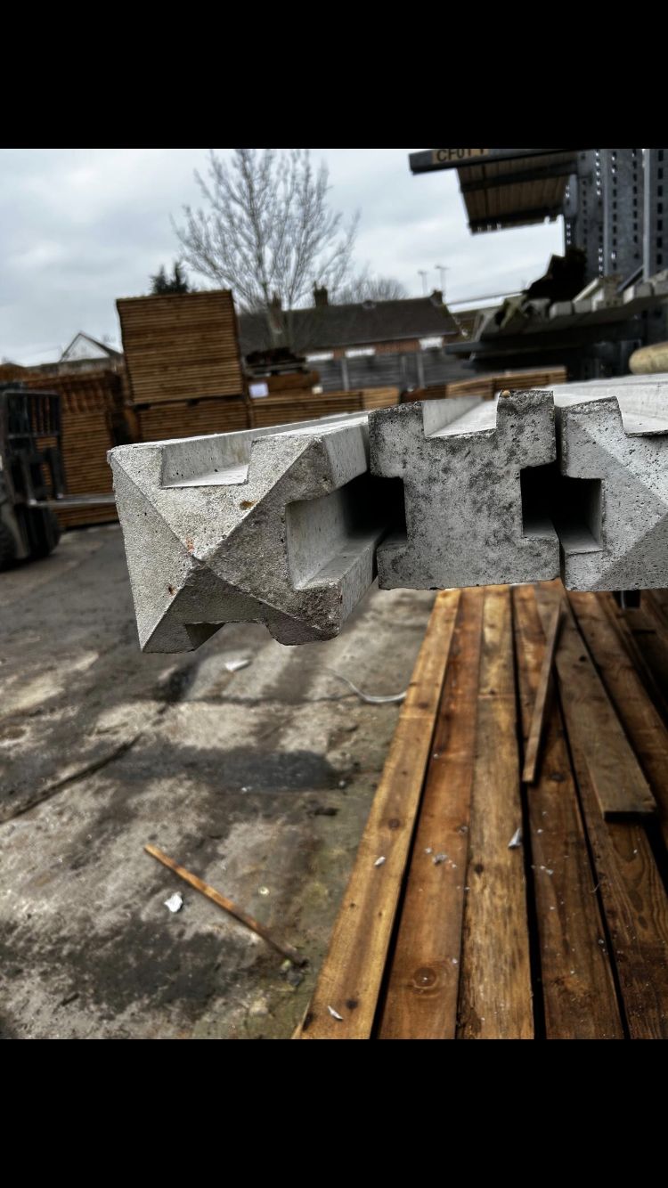 9ft 3 Way Concrete Post