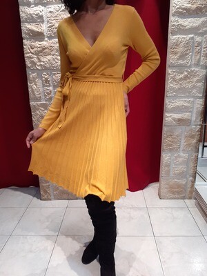 Robe pull cache-coeur jaune