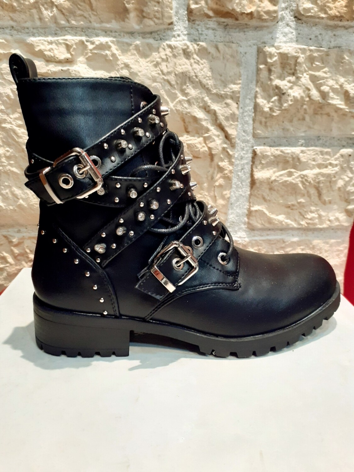 Bottines clous strass noir