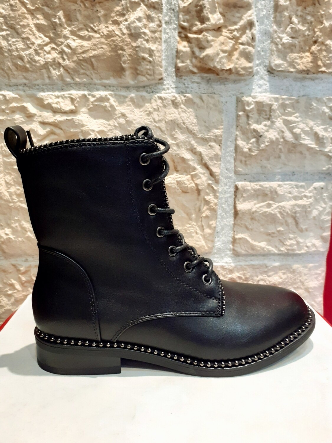 Bottines Ranger cloutées noir