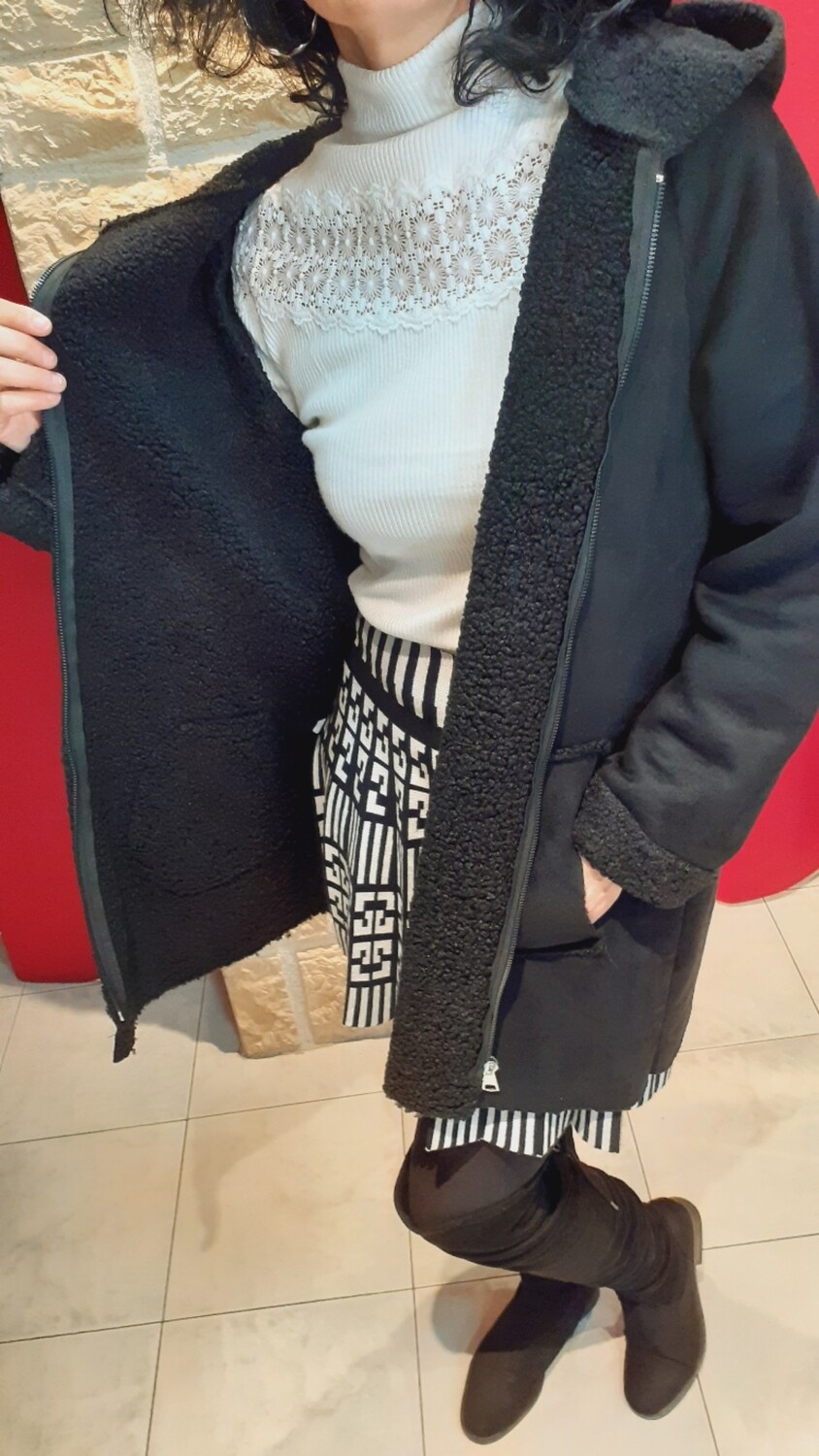 Veste moumoute à capuche noir