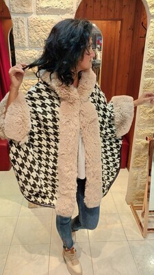 Cape lurex fourrure beige et capuche 