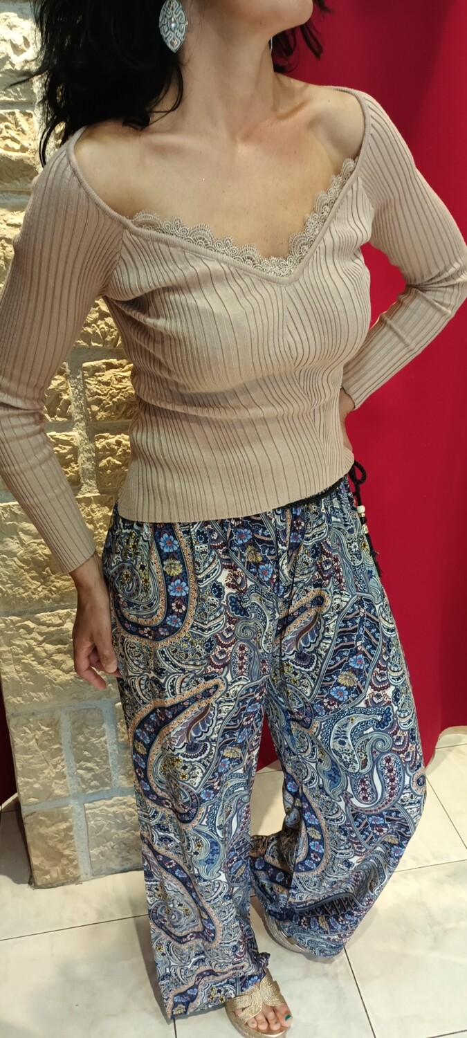 Top Nora nude